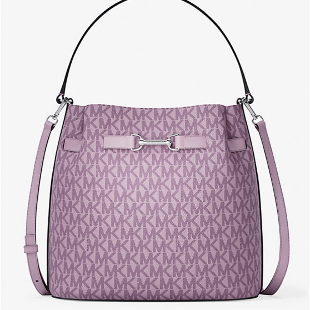 MICHAEL KORS Carson Md Signature Logo Convertible Bucket Crossbody
Lt Quartz
NWT